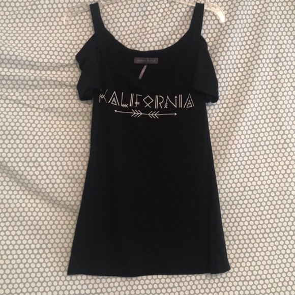 off the shoulder black shirt - Picture 3 of 4